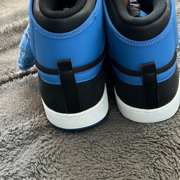 Jordan 1 - Picture 3 of 6